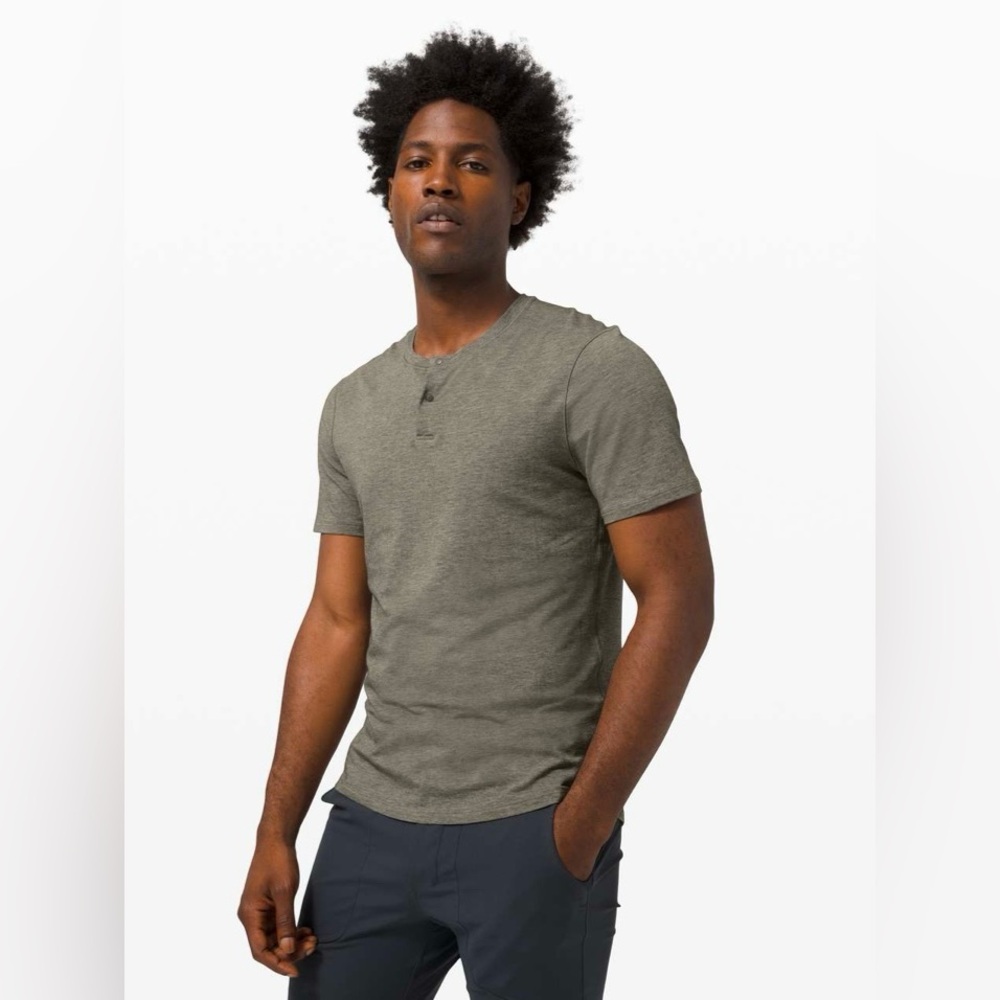 Lululemon Men’s Euc 5 Year Basic Short Sleeve Hen… - image 1